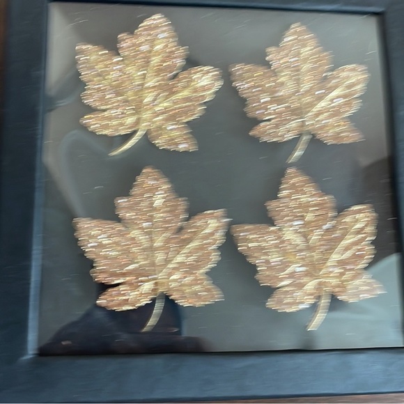 Tahari Maple Leaf Rhinestone napkin rings set of 4 - Picture 2 of 3